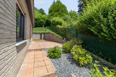 Jardin - Villa de Plain-Pied avec Terrasse à Beersel