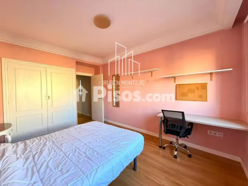Magamistoad - Student Flat with Balcony in Avenida de Mirat