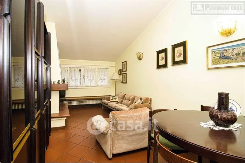Elutuba - Semi-detached Villa with Garden in Torrenova, Modena