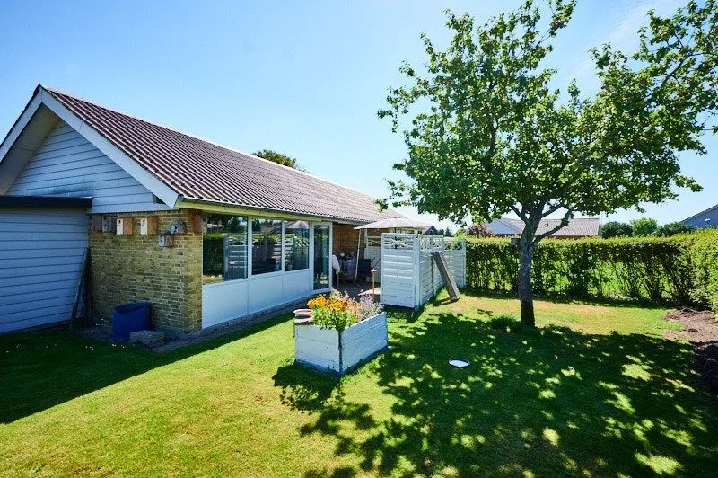 Garden - Two-Bedroom Terraced House in Skjern