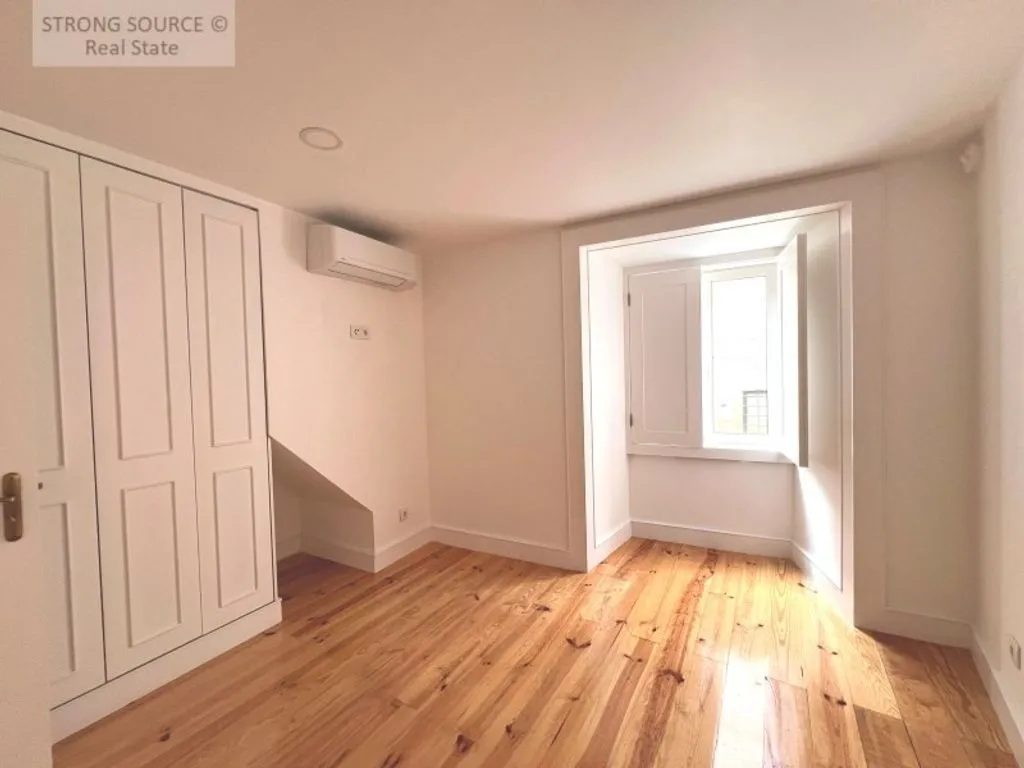 Toad - Luxury Apartments with River View in Graca, Lisbon
