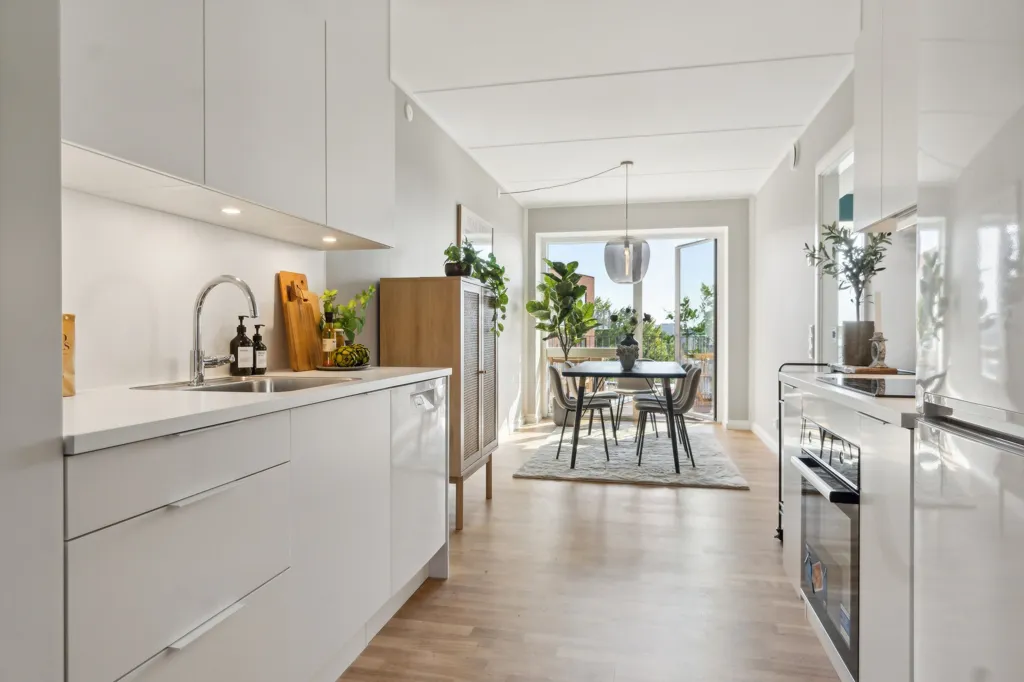 Cuisine - 4-Bedroom Apartment with Balcony in Herlev