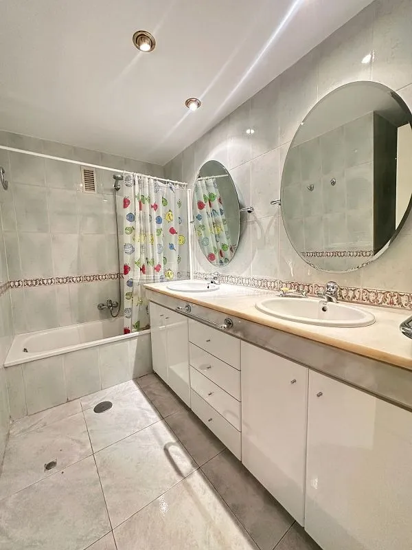Salles de bain - Furnished Flat with Balcony in Mestalla