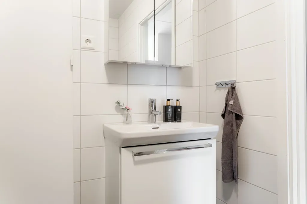 Bathrooms - Modern Apartment with Terrace in Kvarnbyn