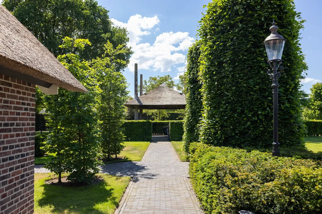 Giardino - Rietgedekt Landhuis with Pool in Hierden