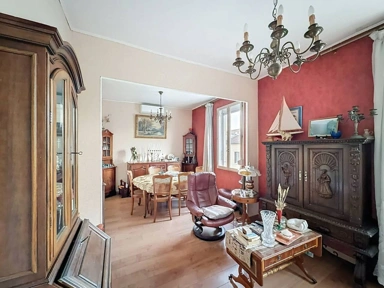 Salle à manger - Immeuble Mixte avec Potentiel à Pierre-Bénite
