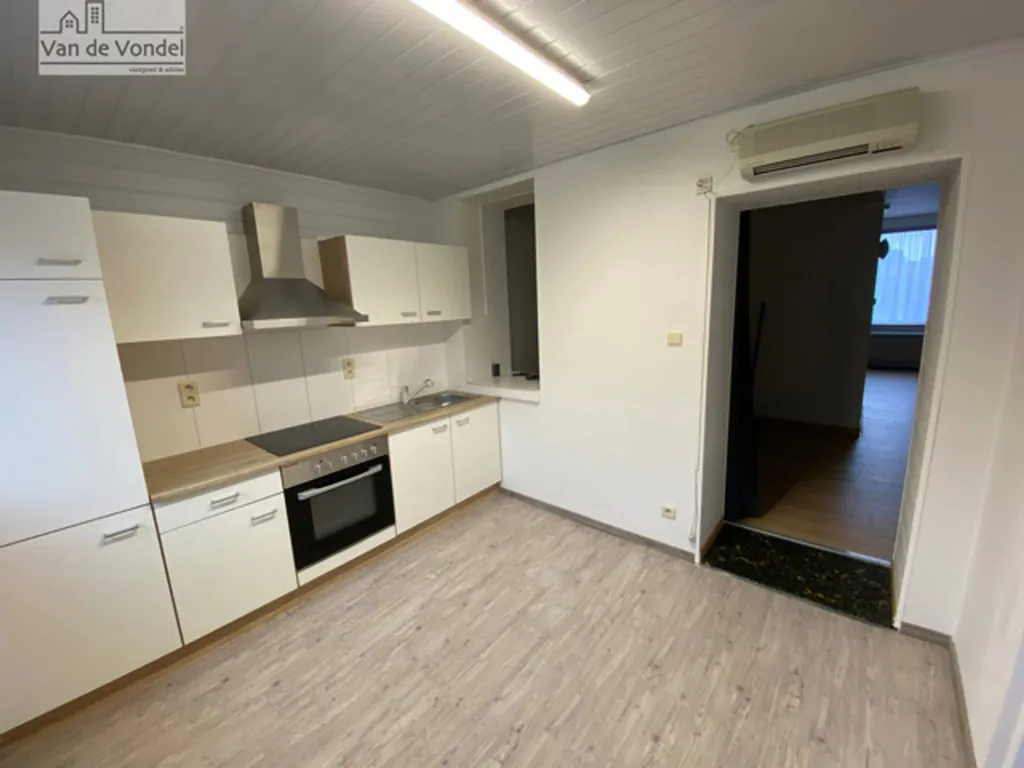 Cucina - Ready-to-Move-in House with Terrace in Erembodegem