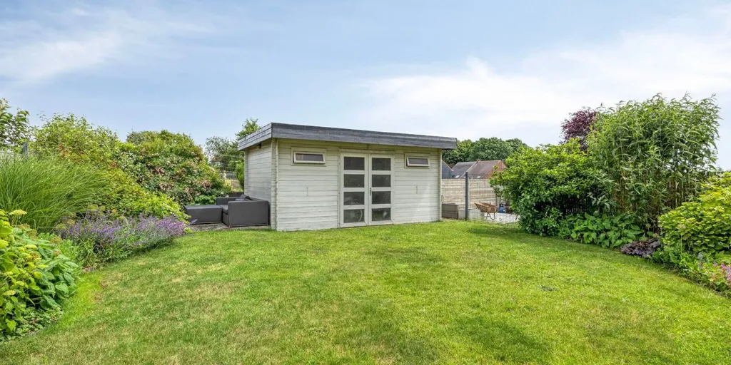 Aed - Modern Semi-Open House with Garden in Borchtlombeek