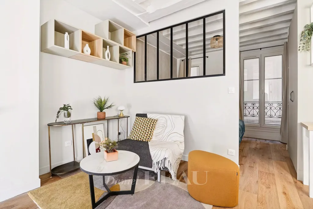 Séjour - Studio Rénové avec Fibre Optique au Marais