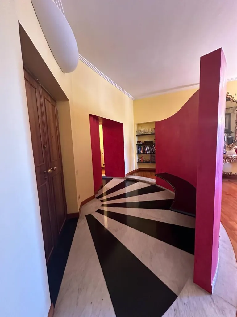 Esik - Luxury Apartment with Piazza Corvetto View in Genoa