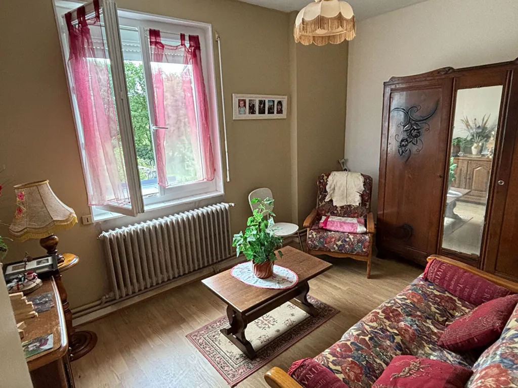 Elutuba - House with Garden in Quiet Hamlet, Bossay Sur Claise