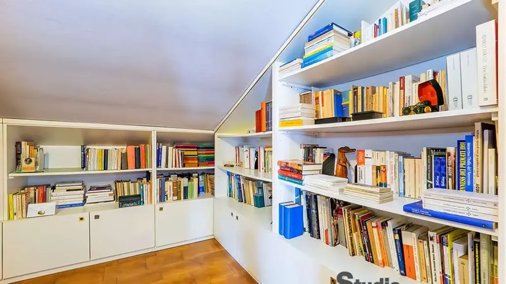Bureau - Luxury Villa with Panoramic View in Ello