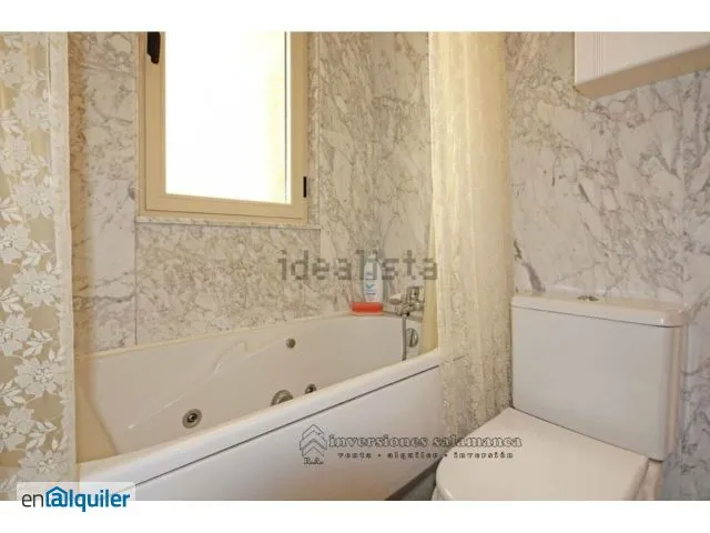 Salles de bain - Student-Friendly Flat with Balcony in Barrio Blanco