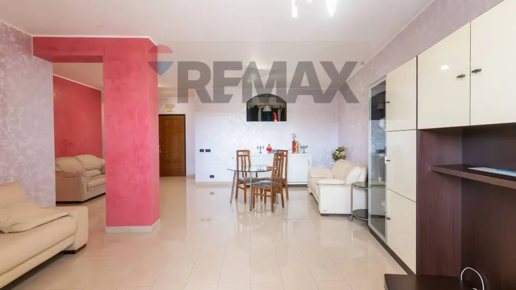 Elutuba - Spacious Apartment with Triple Exposure in Lentini