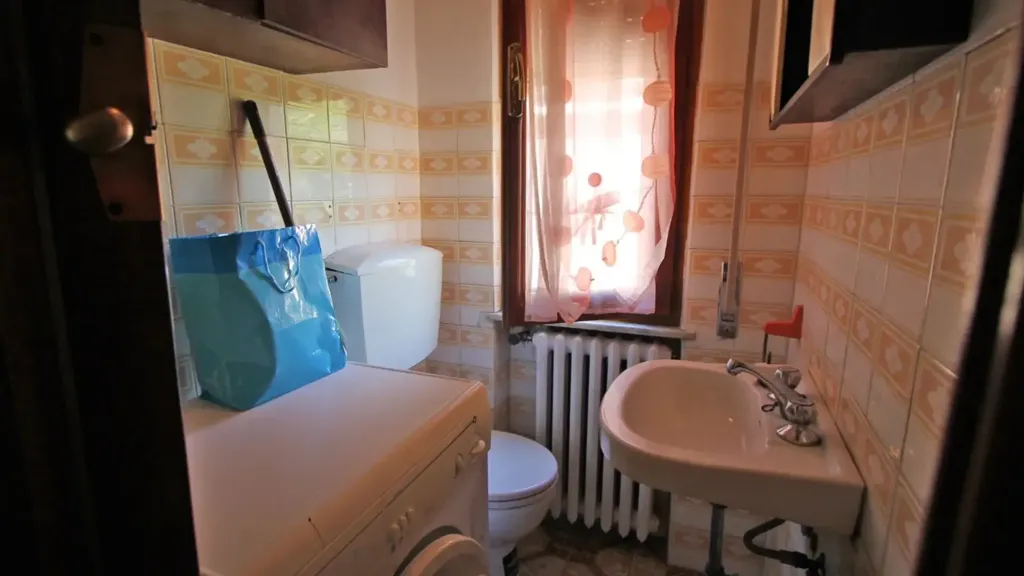 Salles de bain - Independent House with Roof Terrace in Fivizzano