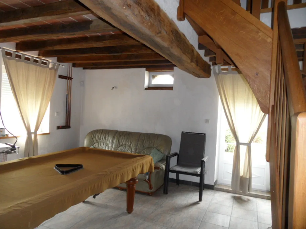 Séjour - Ferme avec grange et grand terrain à Saint-Martin-d'Abbat