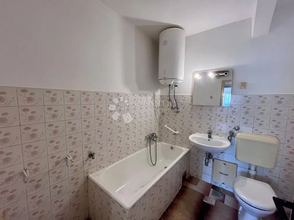 Salles de bain - Two-Bedroom Apartment with Balcony in Opatija