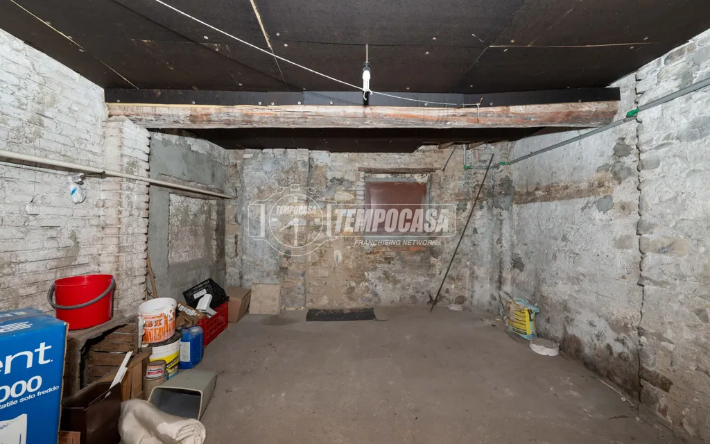 Toad - One-Bedroom Flat in Multi-Storey Building in Sassuolo