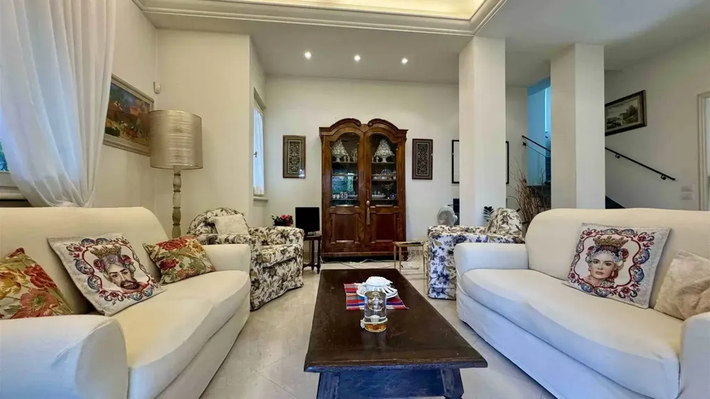 Maison 8 pièces à IT