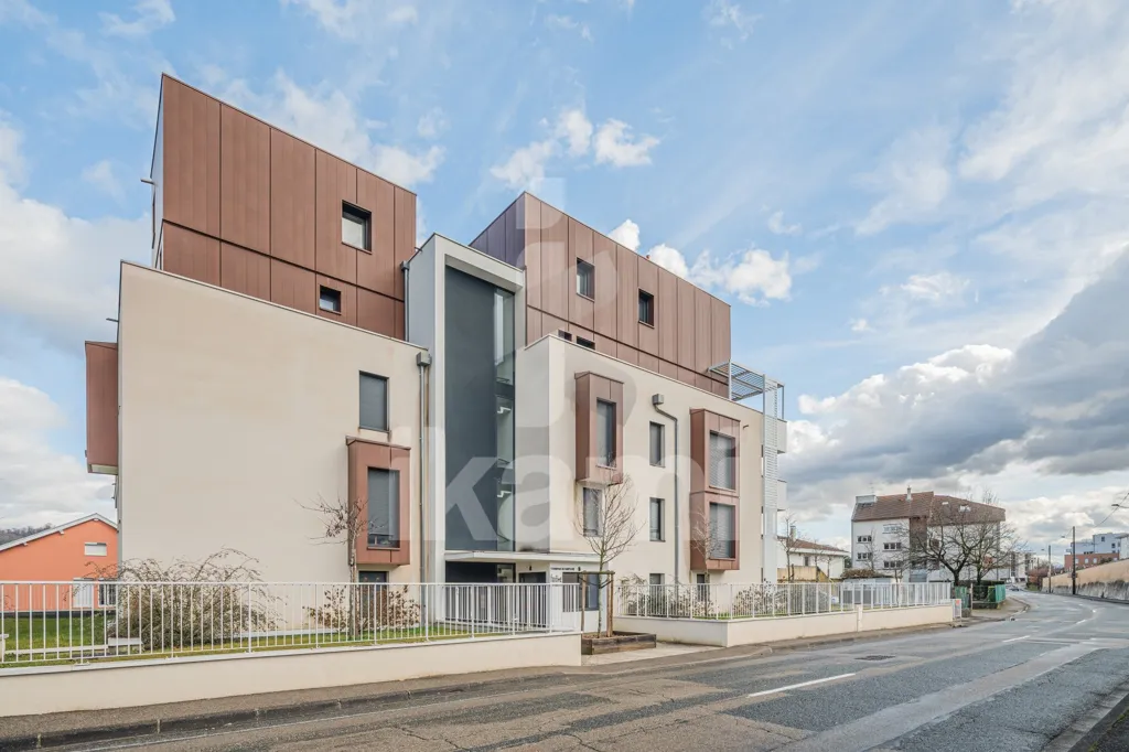 Extérieur - Appartement Duplex T5 avec Balcon à Voiron