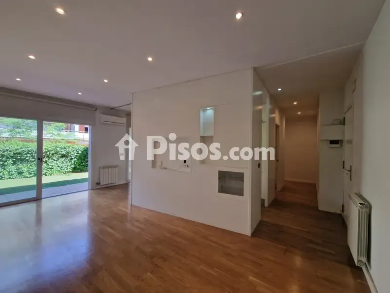 Séjour - Modern Ground Floor Flat with Garden in Montilivi