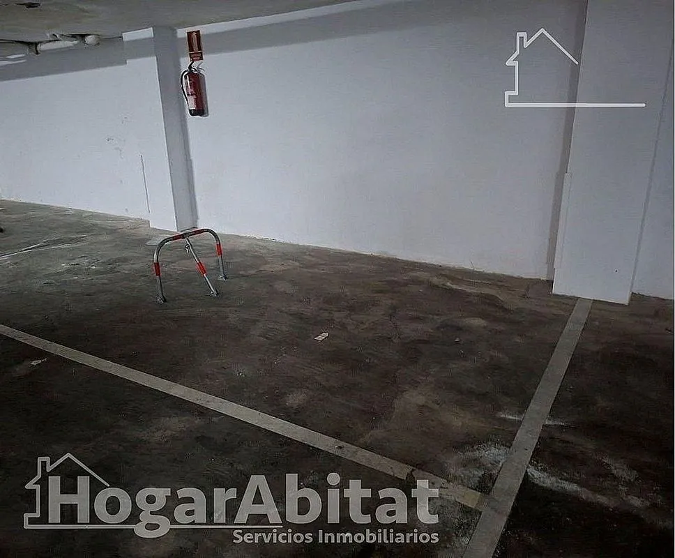Garage - Spacious Apartment with Balcony in Playa del Cura