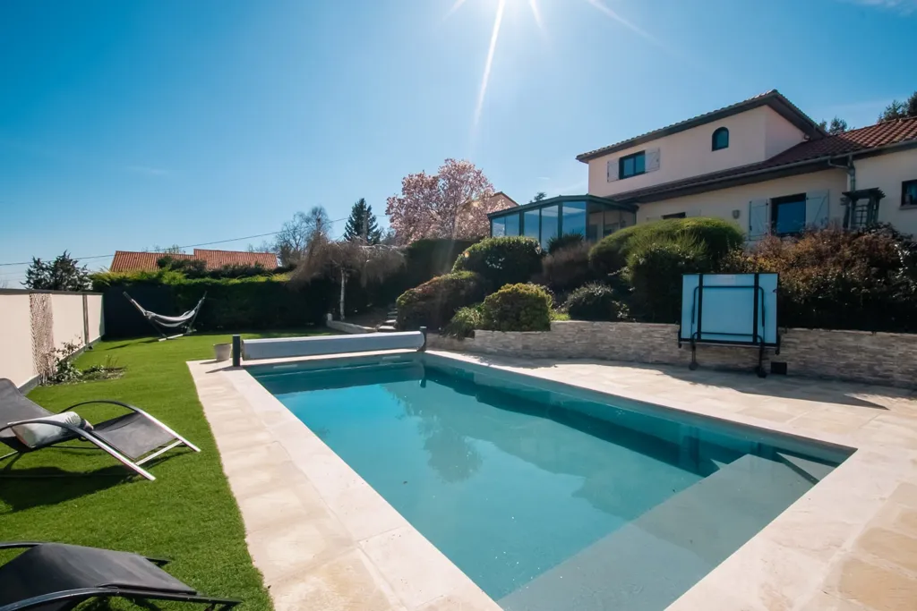 Bassein - House with Pool and Panoramic View in Le Crest