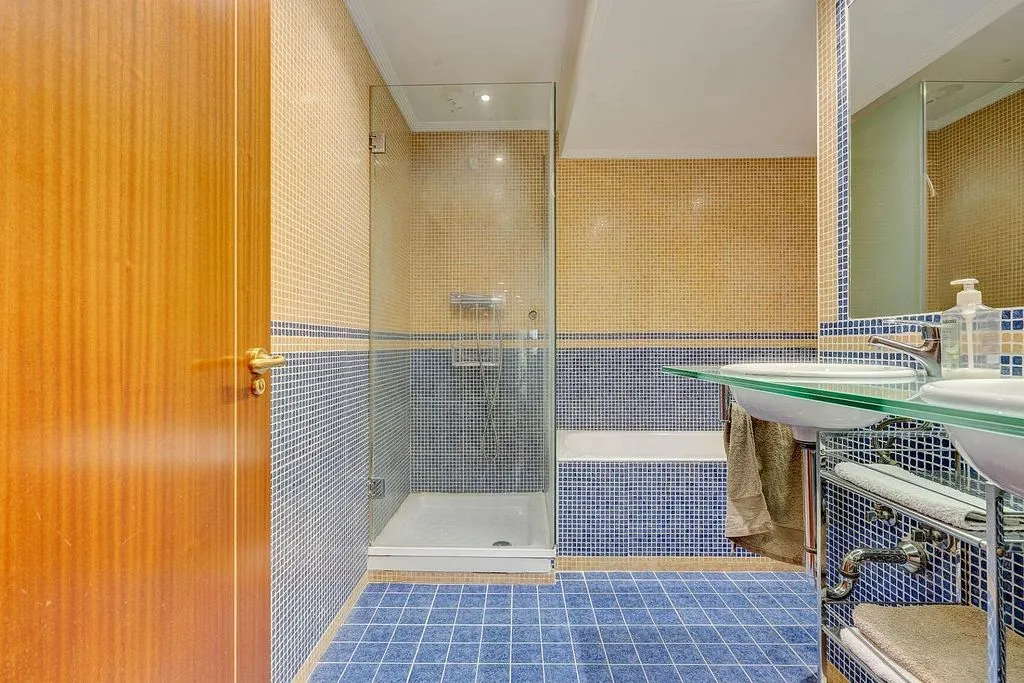 Vannitoad - Spacious Flat with Views in San Roque