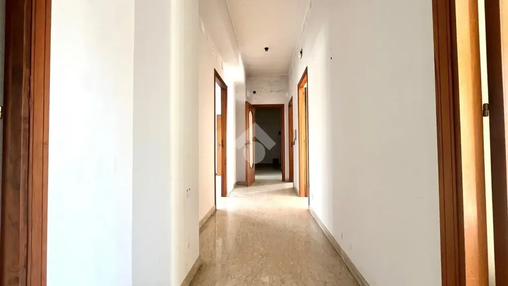 Ingresso - Appartamento con tre balconi a Catania