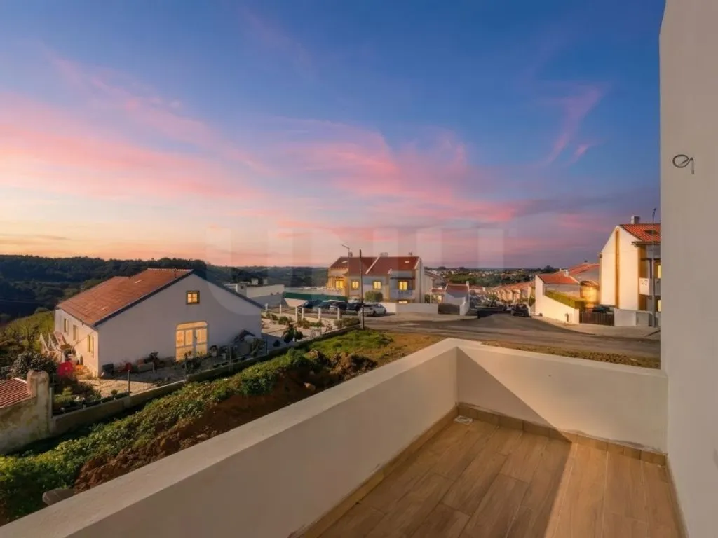 Balcon - Contemporary House in Private Condo, Mafra