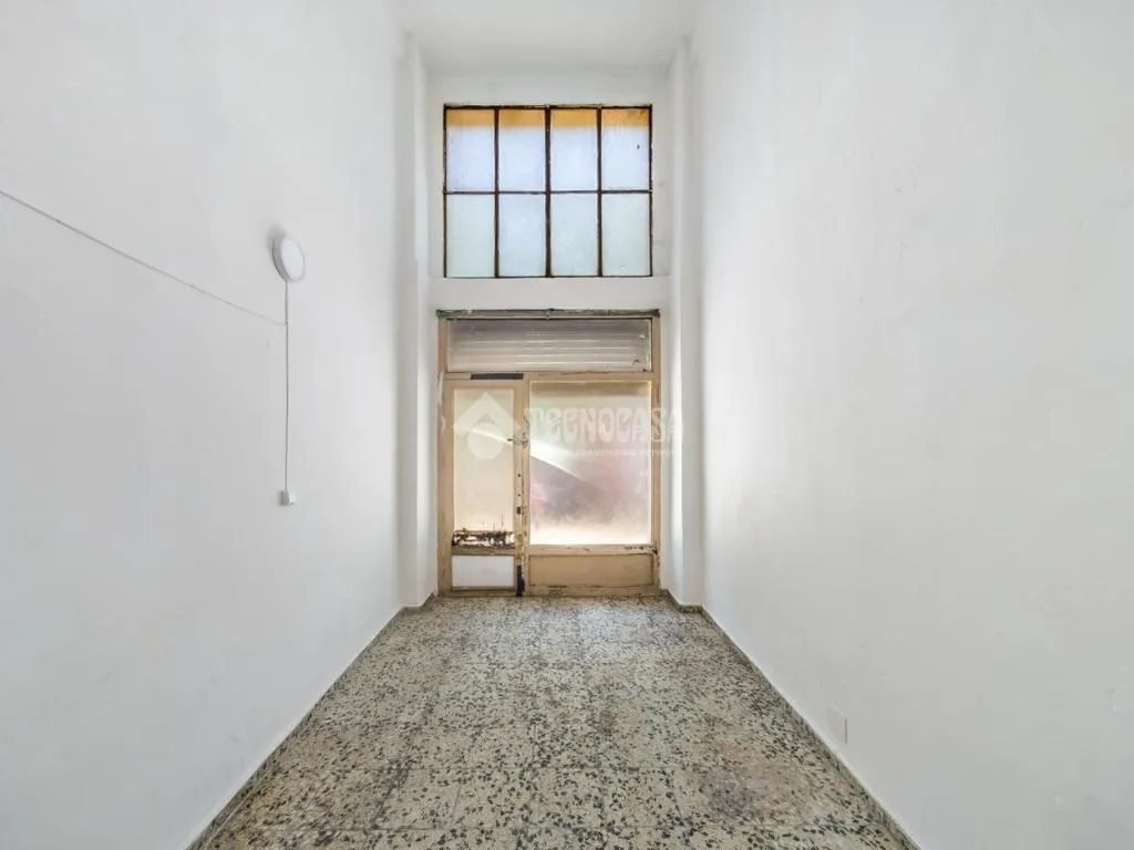 Rooms - Commercial Unit with Two Floors in Madrid