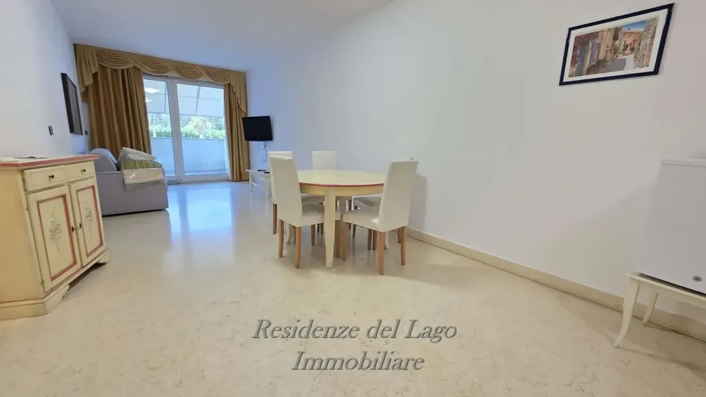 Söögituba - Triplex with Pool View in Sirmione