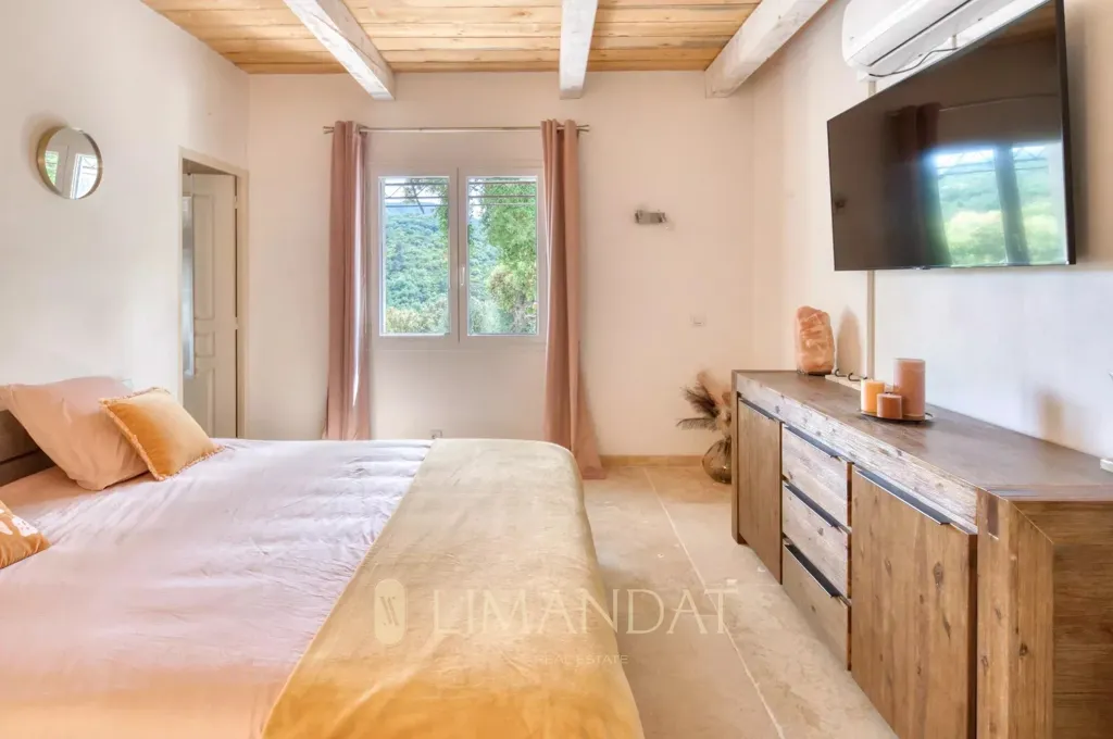 Bedrooms - Maison with Sea View in Les Adrets-De-L'Esterel