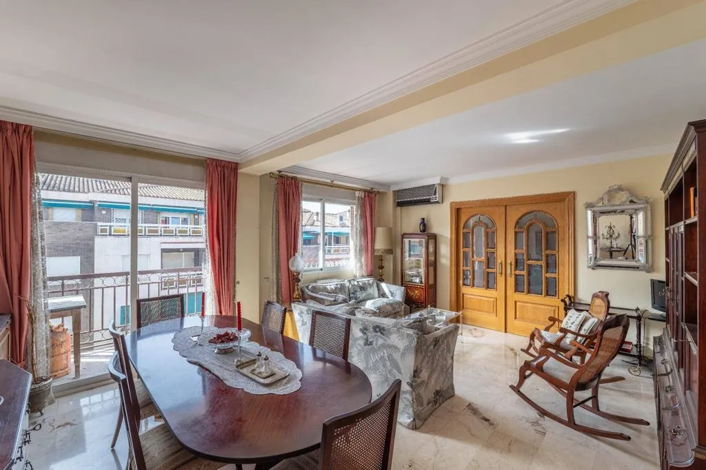 Söögituba - Luxury Flat with Balcony in Gran Capitán, Granada