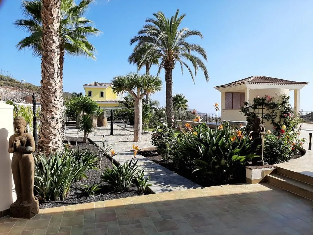 Giardino - Luxury Villa with Pool in Costa Adeje