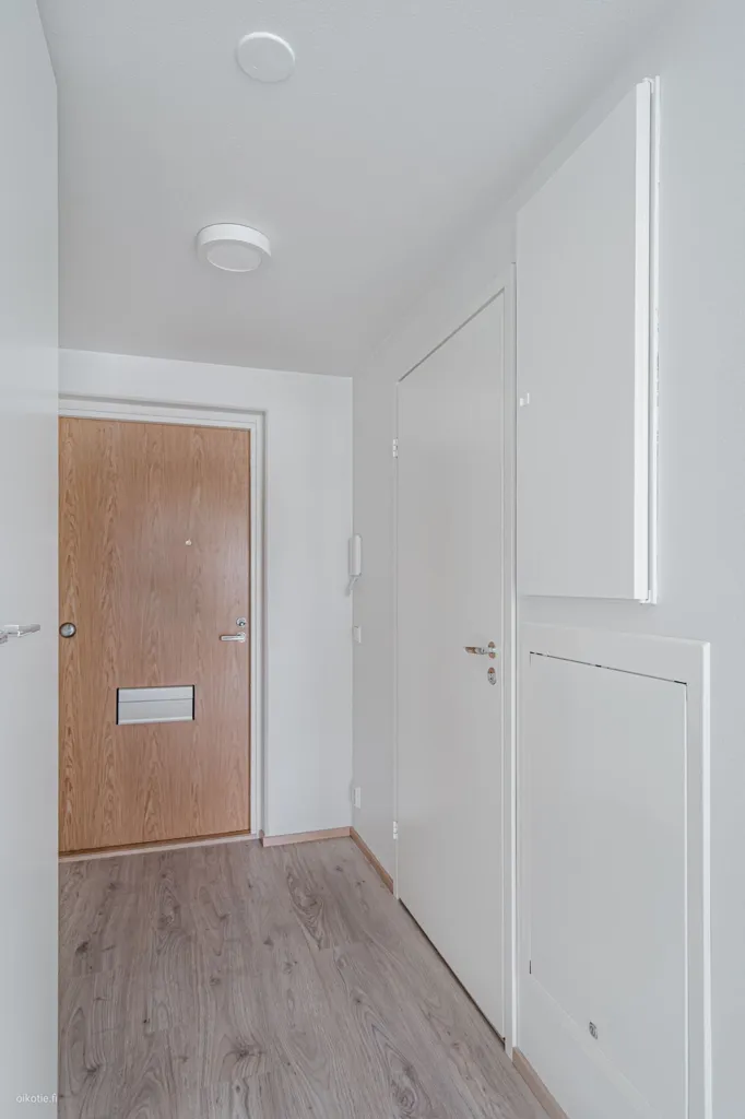 Entrée - Modern Flat with Balcony in Kirstinpuisto