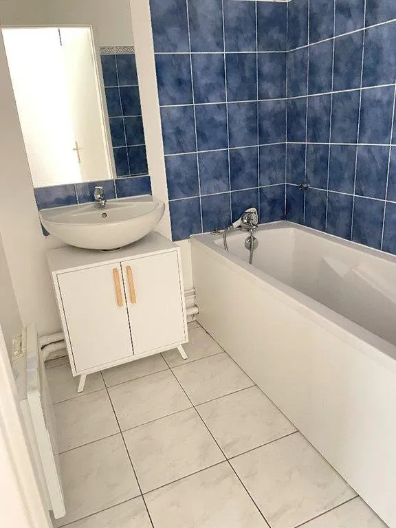 Salles de bain - Appartement 3 Pièces avec Balcon à Saint-Ouen-l'Aumône