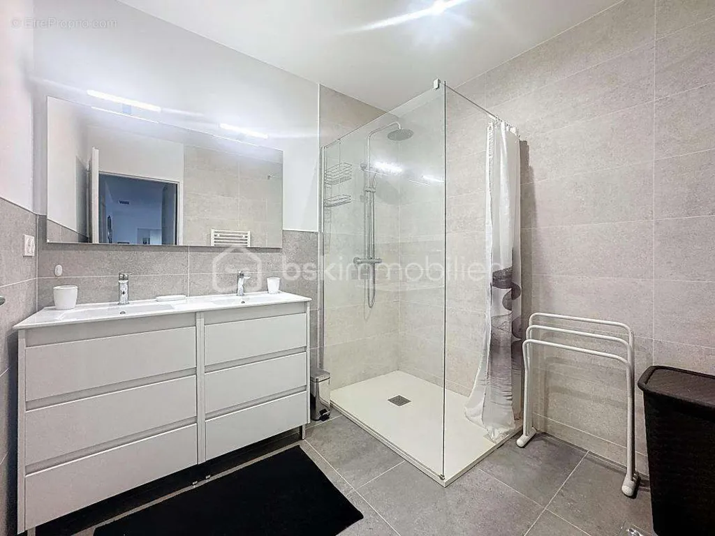 Vannitoad - Decade-Guaranteed Villa with Terrace in Bompas