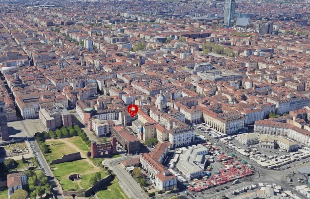 Õhuvaade - Two-Level Apartment with Historic Setting in Turin