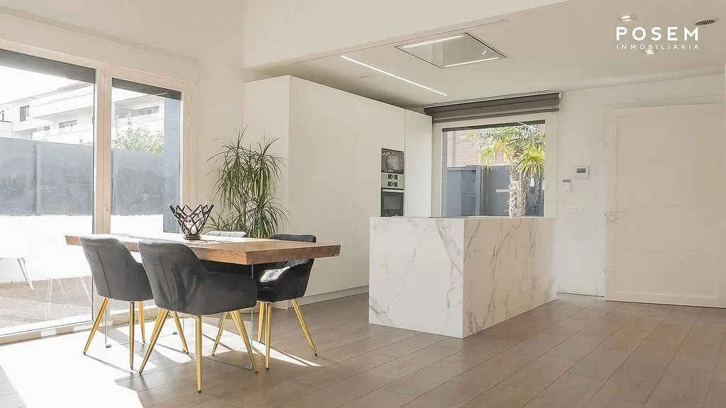 Söögituba - Contemporary Chalet with Pool in Tudela