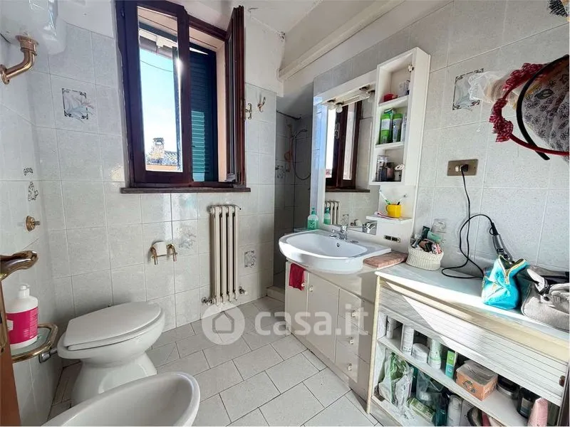 Salles de bain - 2-Bedroom Apartment in Historic Centre, Spoleto