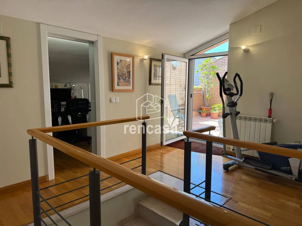 Toad - South-Facing Duplex Apartment with Balcony in Prat de la Riba