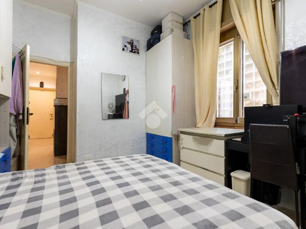 Chambres - 3-Room Apartment with Private Courtyard in Rome