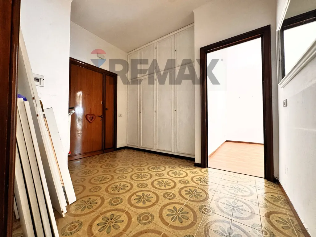 Ingresso - Spacious Apartment with Parking in Ostia Ponente