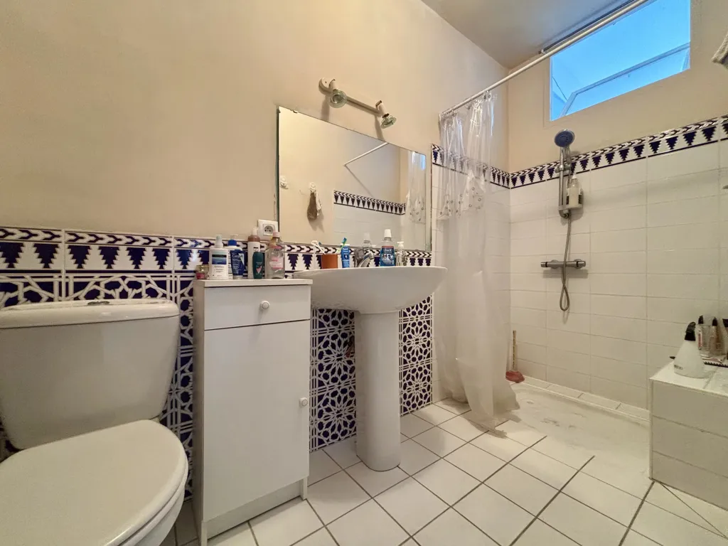 Salles de bain - Maison de Ville avec Terrasse au Centre de Condom