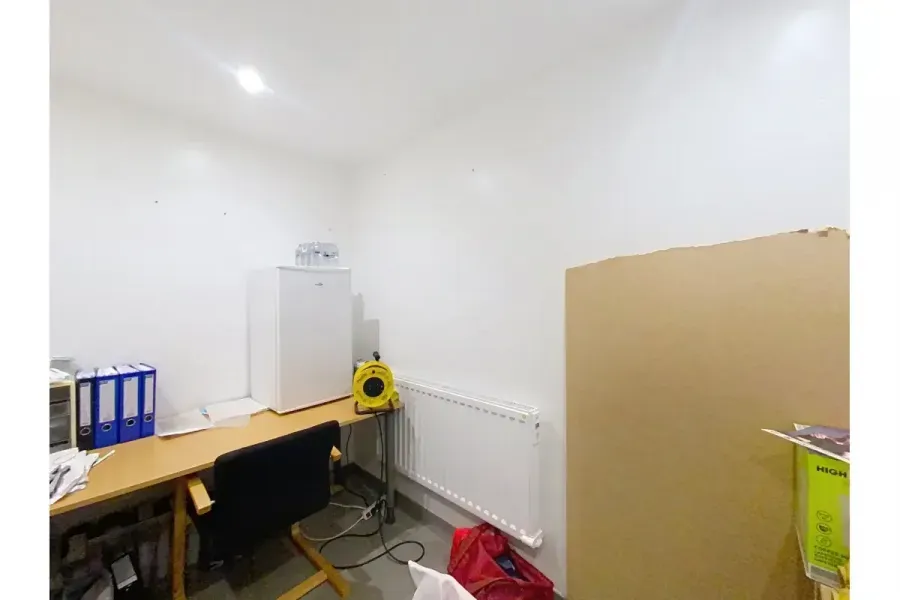 Bureau - Surface Commerciale en Centre-ville à Tournai