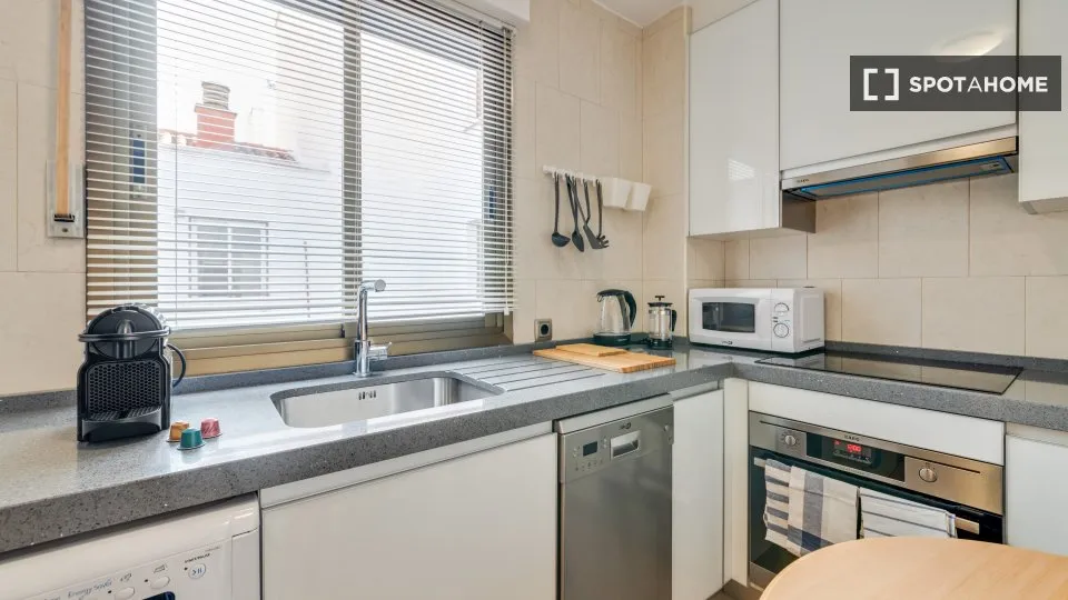Cuisine - Shared Flat with Modern Design in Madrid