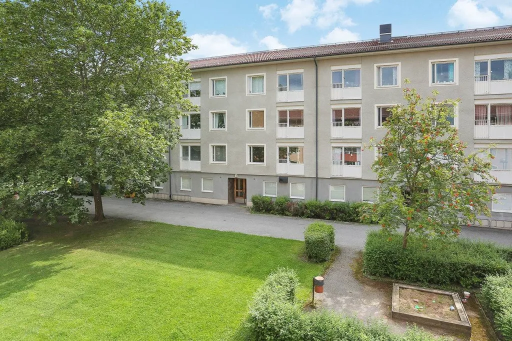 Jardin - Bright 3-Room Flat with Balcony in Barkarby