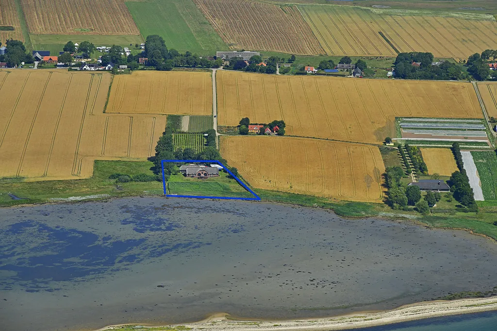 Vue aérienne - Historic Villa with Water View on Hjarnø