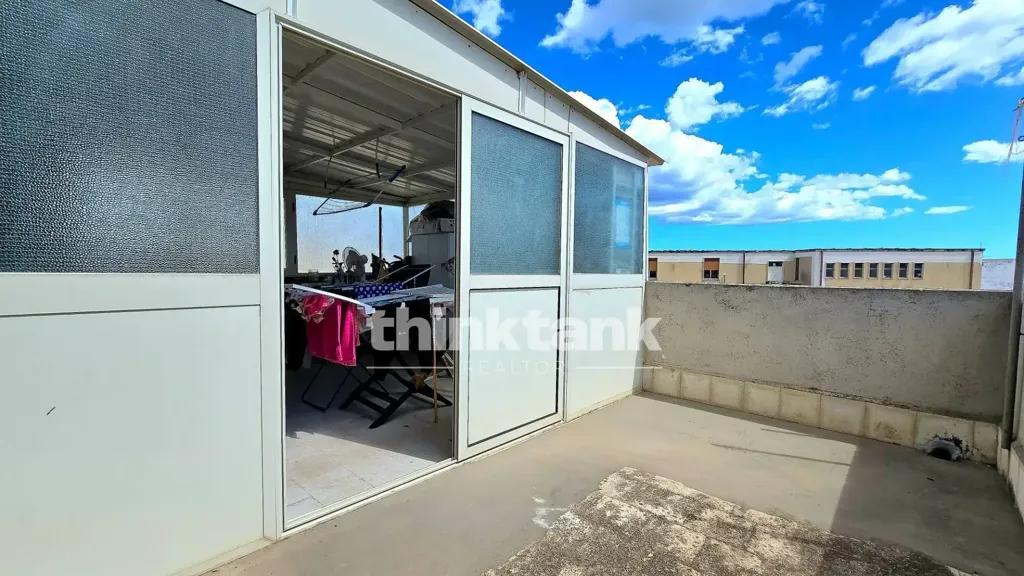 Terrasse - Rear-Facing Apartment with Terrace in Avola